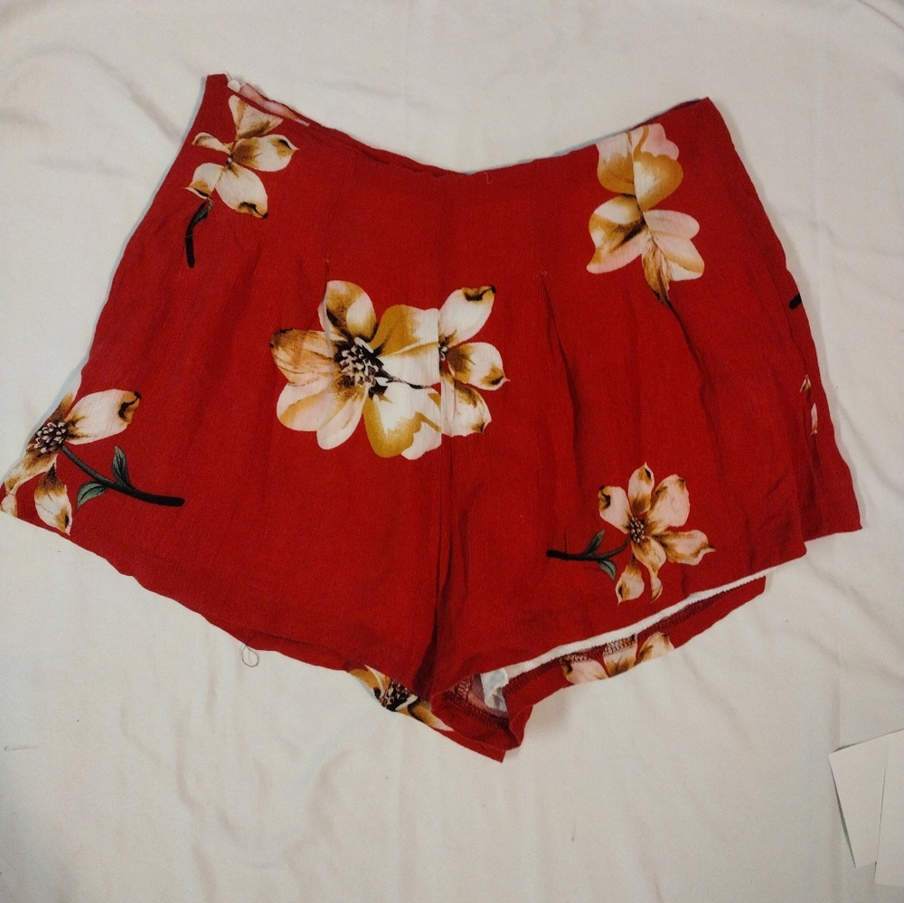 Side zip shorts